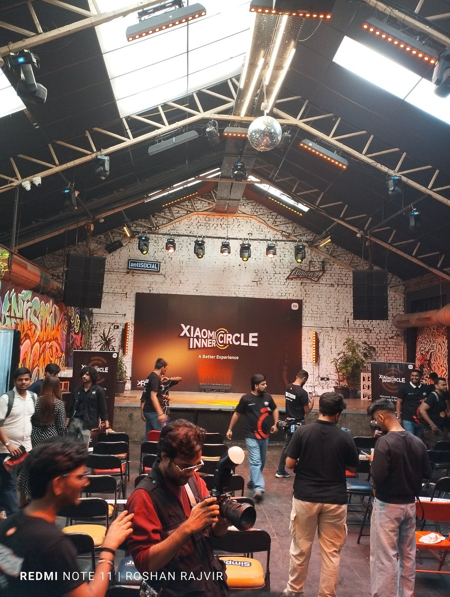 RRajvir1457's tweet image. Just experienced the Xiaomi Inner Circle with the Redmi Note 15 Series launch 🚀
The room was packed with tech, vibes, and electrifying moments!
#xfcpune #SimplyBetter #200MasterPixelCamera #XiaomiInnerCircle #RedmiNote15Series