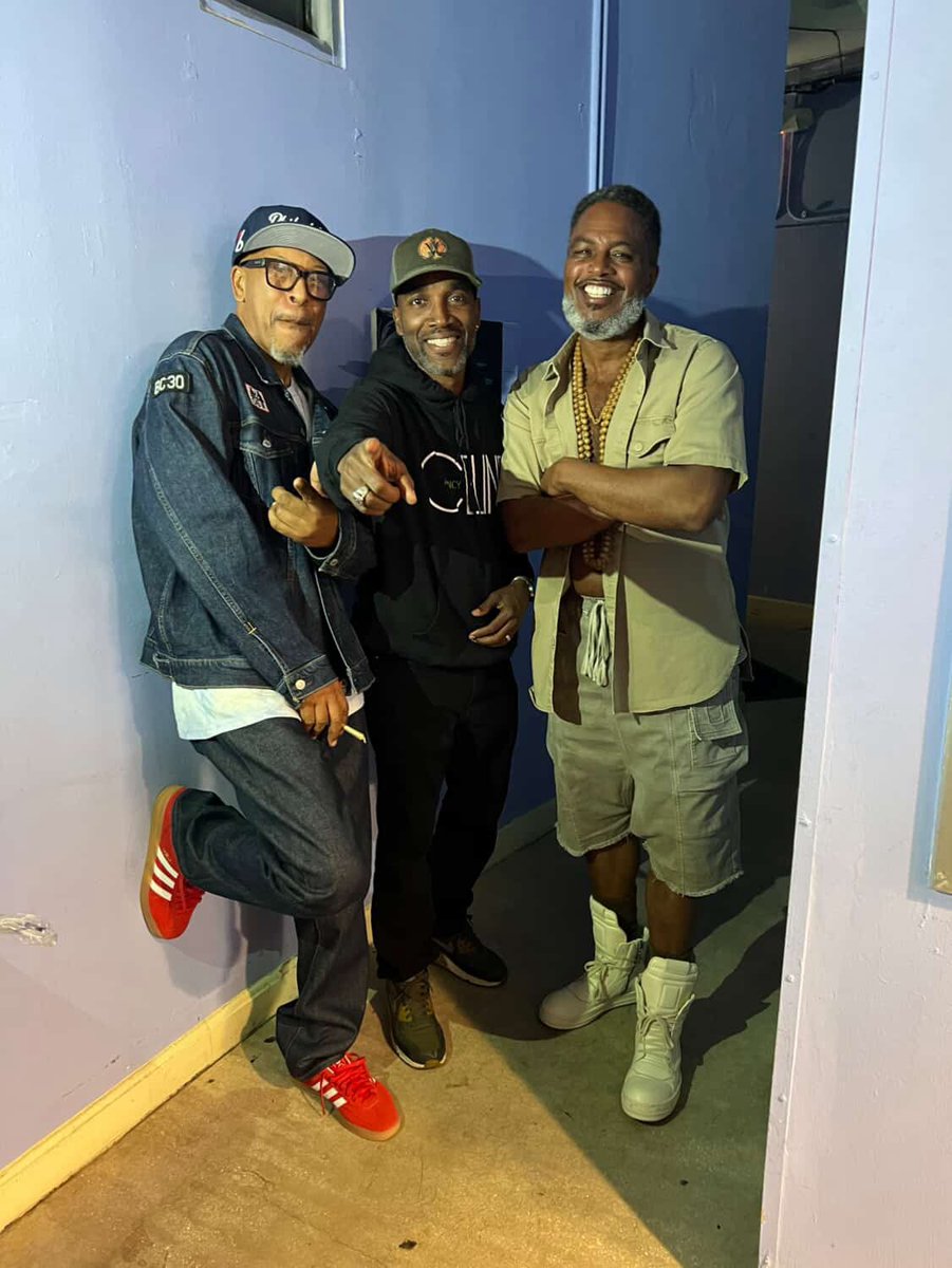 ceeknowledge's tweet photo. The other night in Miami’s North Beach section cooling out with the fam and former label mate @djlordjazzlotug
#PendulumRecords
#LOTUG
#DigablePlanets https://t.co/eBFG4EM3np