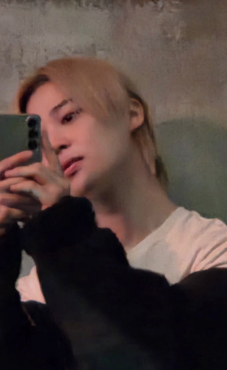 charts_k's tweet image. Jimin Instagram Stories