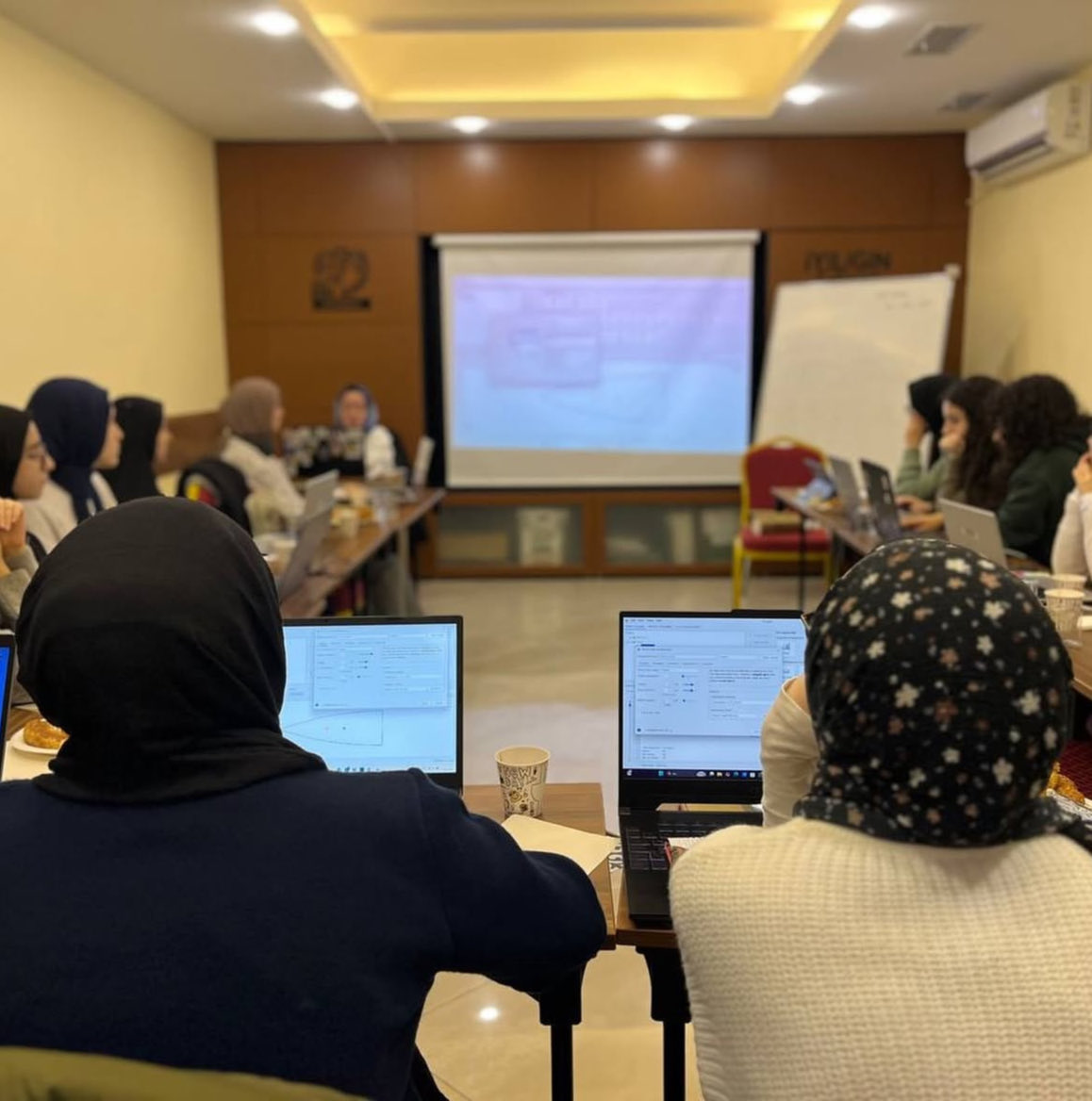 İyiliğin Mucitleri olarak Open Rocket eğitimimizi gerçekleştirdik🚀

Bu eğitimde Open Rocket arayüzünü tanıyıp, temel prensipleri öğrenerek basit bir roket projesini sıfırdan oluşturmayı deneyimledik.