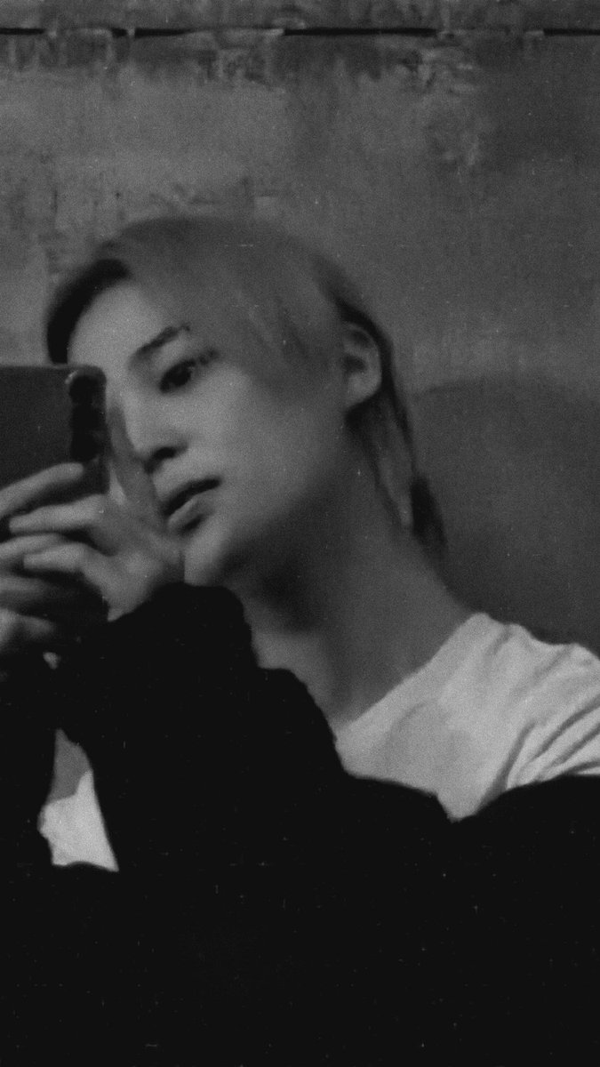 violmemory's tweet image. Jimin for today 🩶✨️