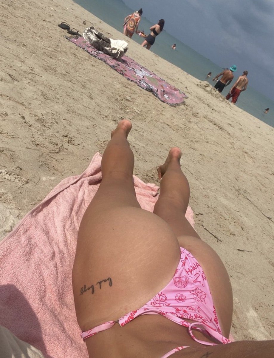 xoRosabella's tweet photo. I miss summer 😔 https://t.co/9C4K7wwGlX