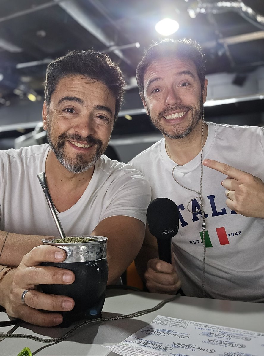 leandrozapponi's tweet image. Ya estamos listos!
Te relato #LaLiga 🇪🇸
 ⚽ #RayoVallecano (@RayoVallecano) - 👕 #AtléticoDeMadrid (@Atleti)
#Fecha22
🎙 @jbuscalia
📟 610-1610
📺 @DSports
#LaLigaEnDSports 
🐸☝️
#NoTeLoPodésPerder