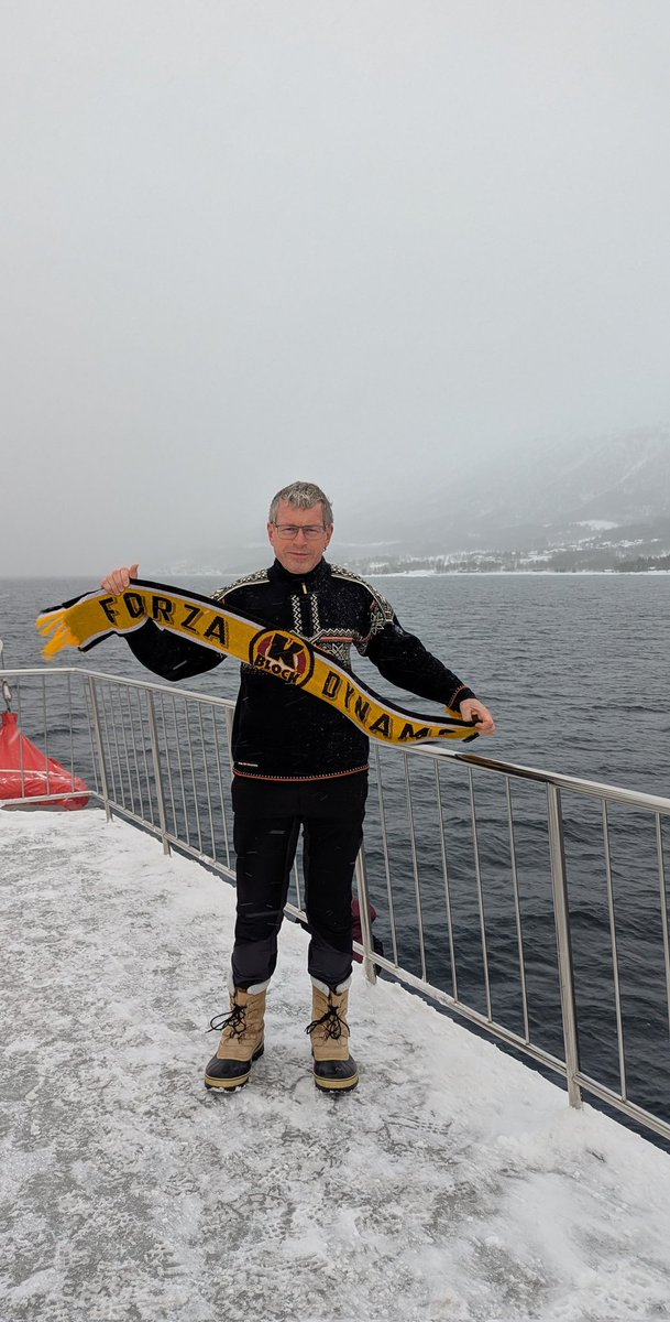 halsbruecke's tweet image. überall und nirgendwo... 

#sgd1953
#kblock

grüße aus dem stürmischen #ramfjord bei #tromsø in #norwegen 

#arctic #polar
❄️🇳🇴🖤💛