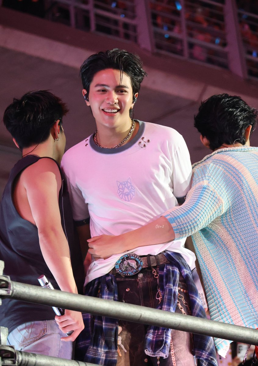 คนเก่ง ❣️

LYKN INFINITE RISE
#RISERCONCERTD3 

✰#Williamjkp  ˖Ი𐑼⋆⋆