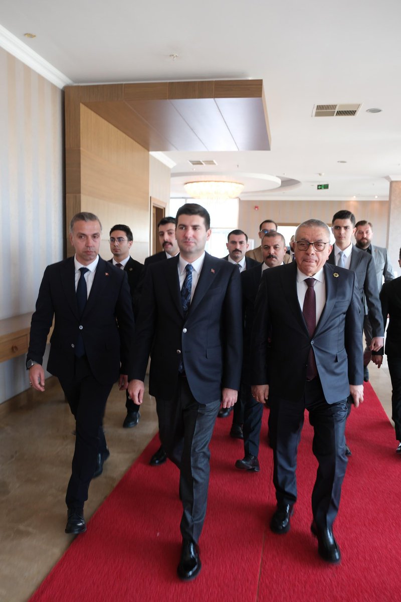 Sevdiğin insana verebileceğin en büyük hediye sadakattir.
Başardığımız her şey, sizden öğrendiklerimizdir. 
Tüm azmimiz, sizde izlediklerimizdir. 

Bir adım gerinizde, her zaman emrinizdeyiz Sayın Genel Başkanım. 🇹🇷 <a href="/ayyildirim1/">Ahmet Yiğit Yıldırım</a>
