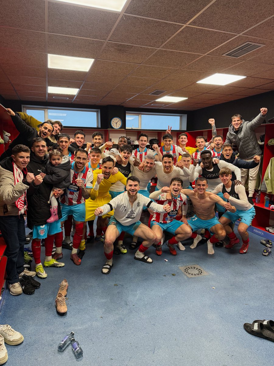 CDeportivoLugo's tweet photo. Que ganas tiñamos de volver a gañar na casa ❤️

#ForzaLugo https://t.co/YoBgFw9jRL