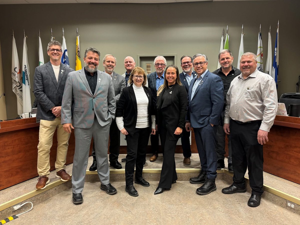 Du 16 au 20 février, les maires et la mairesse de la MRC de Roussillon renouvellent leur engagement envers les Journées de la persévérance scolaire. 🎒✨