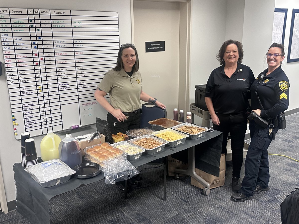 VBSO's tweet photo. π₯ Big thanks to Mission BBQ for treating our VBSO Civil Process Team to lunch! Each week they recognize a law enforcement agency β and this time it was us. We appreciate the support and community partnership! πΊπΈ #VBSOconnect #MissionBBQ #CommunitySupport https://t.co/G70IFvpJ9u
