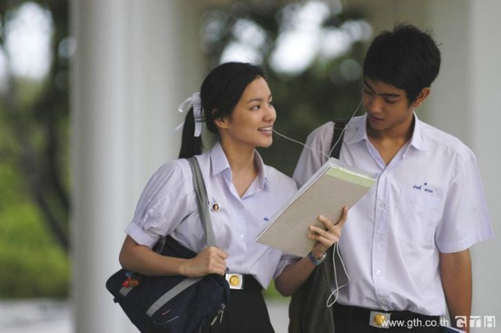 au_rawisaya's tweet image. ย้อนไปตอนนั้น ก่อนต่ายแต่งงาน ชีคือขวัญใจแฟนหนังเลยนะเว่ย ยุคนั้นคือต่ายเท่านั้น ต่ายมีเสน่ห์มากกก มารู้อีกทีชีแต่งงานแล้ว หายหน้าจากงานหนังไปเลยยย