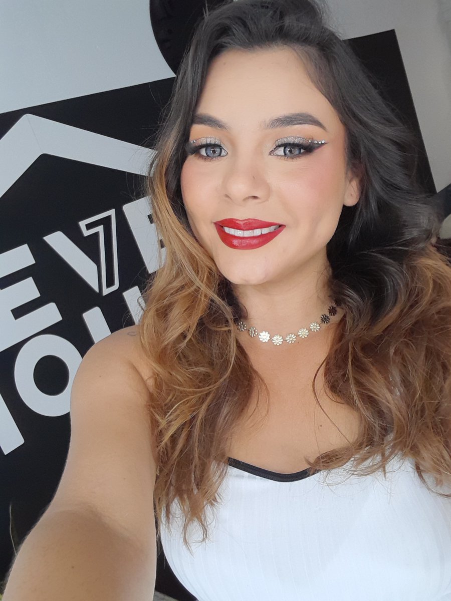 I'm feeling frisky today 😍 Join my show @Stripchat 👉 stripchat.com/Alysson_parker… #stripchat #stripchatlive