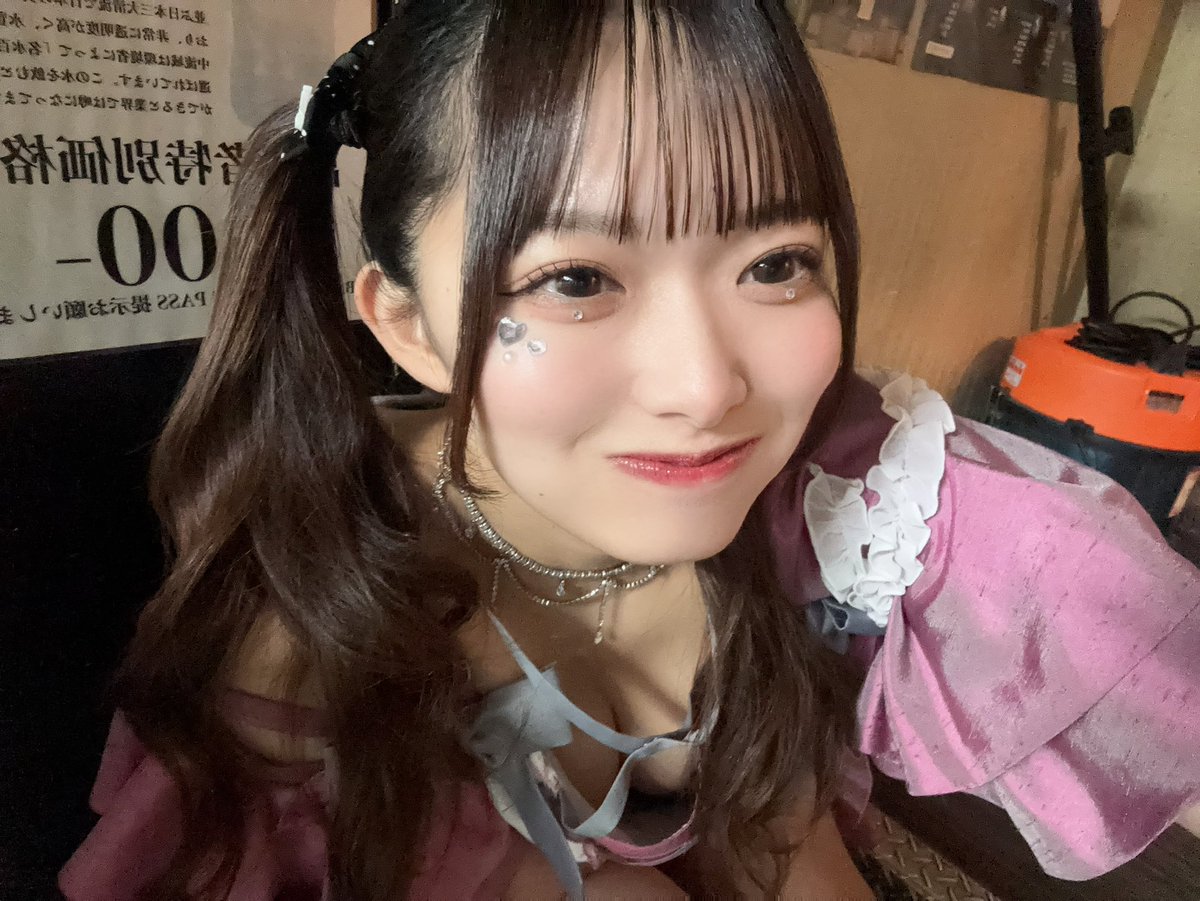 おうち帰って速攻寝てこんな時間に起きちゃった、、！もう1回寝ます