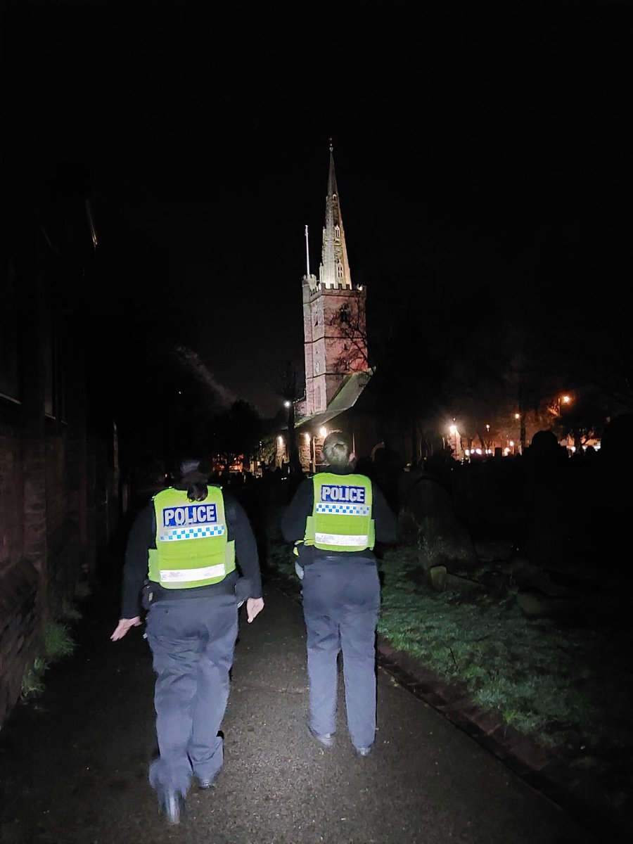 HalesowenWMP's tweet photo. Halesowen NHT on evening foot patrol around Halesowen Town & St John's The Baptist Church. #stopasb https://t.co/bLnOpKX8Xc