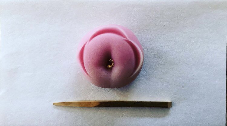 如月一六日の朝茶。
菓子、塩埜『梅』。

#茶道　#茶の湯　#和菓子　#花　#梅