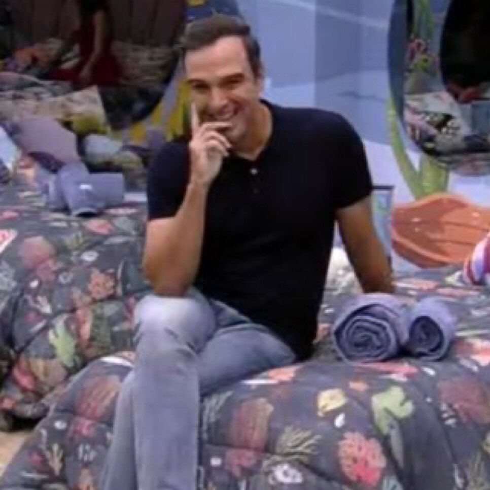 e quando eles descobrirem que Samira caiu no paredão com 3 votos e se tocarem que tinham votos suficientes pra dividir mas nem sequer pensaram nessa jogada #BBB26