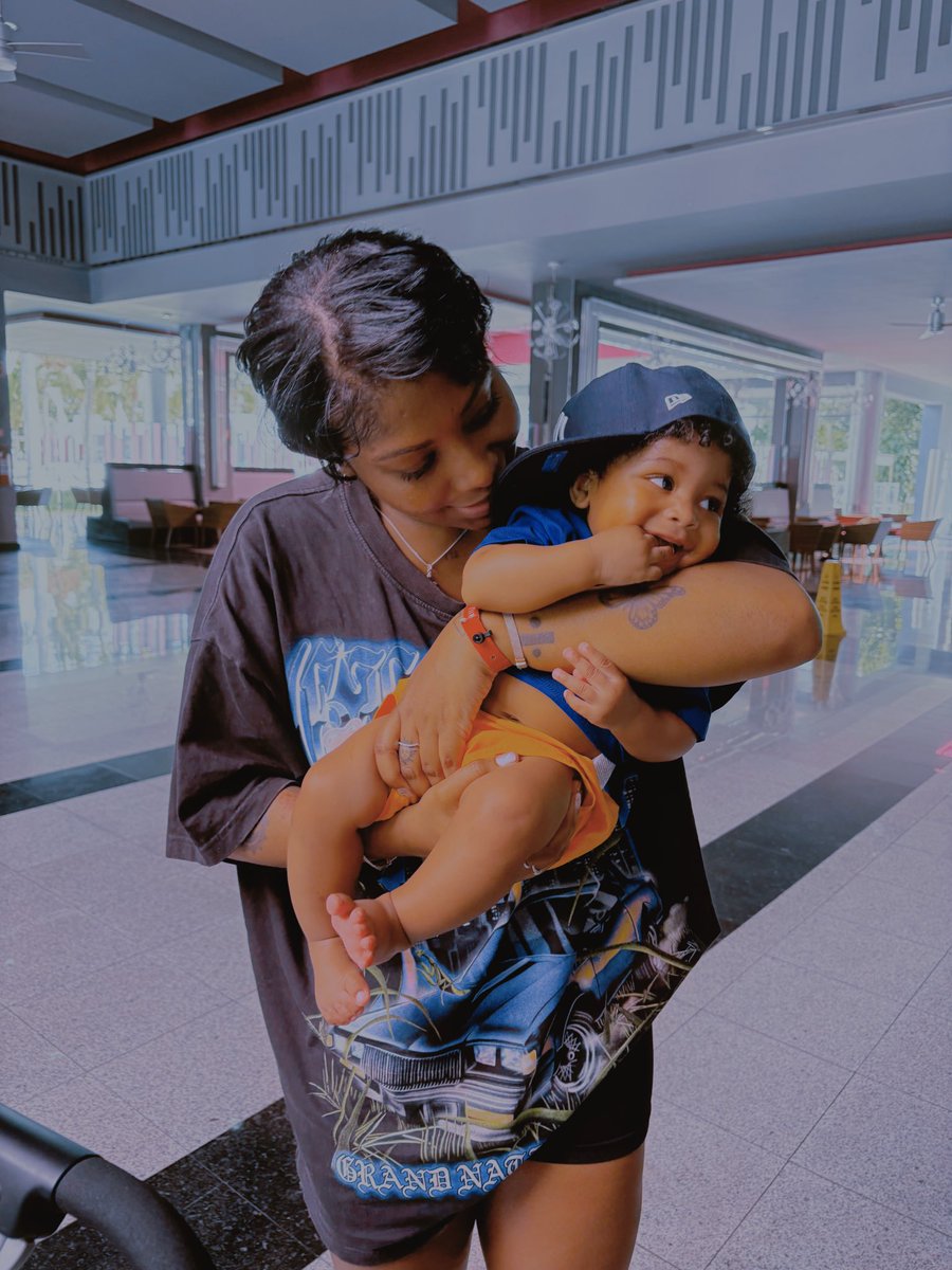 LashawnaRose's tweet photo. 💙 https://t.co/peQCFHIslH