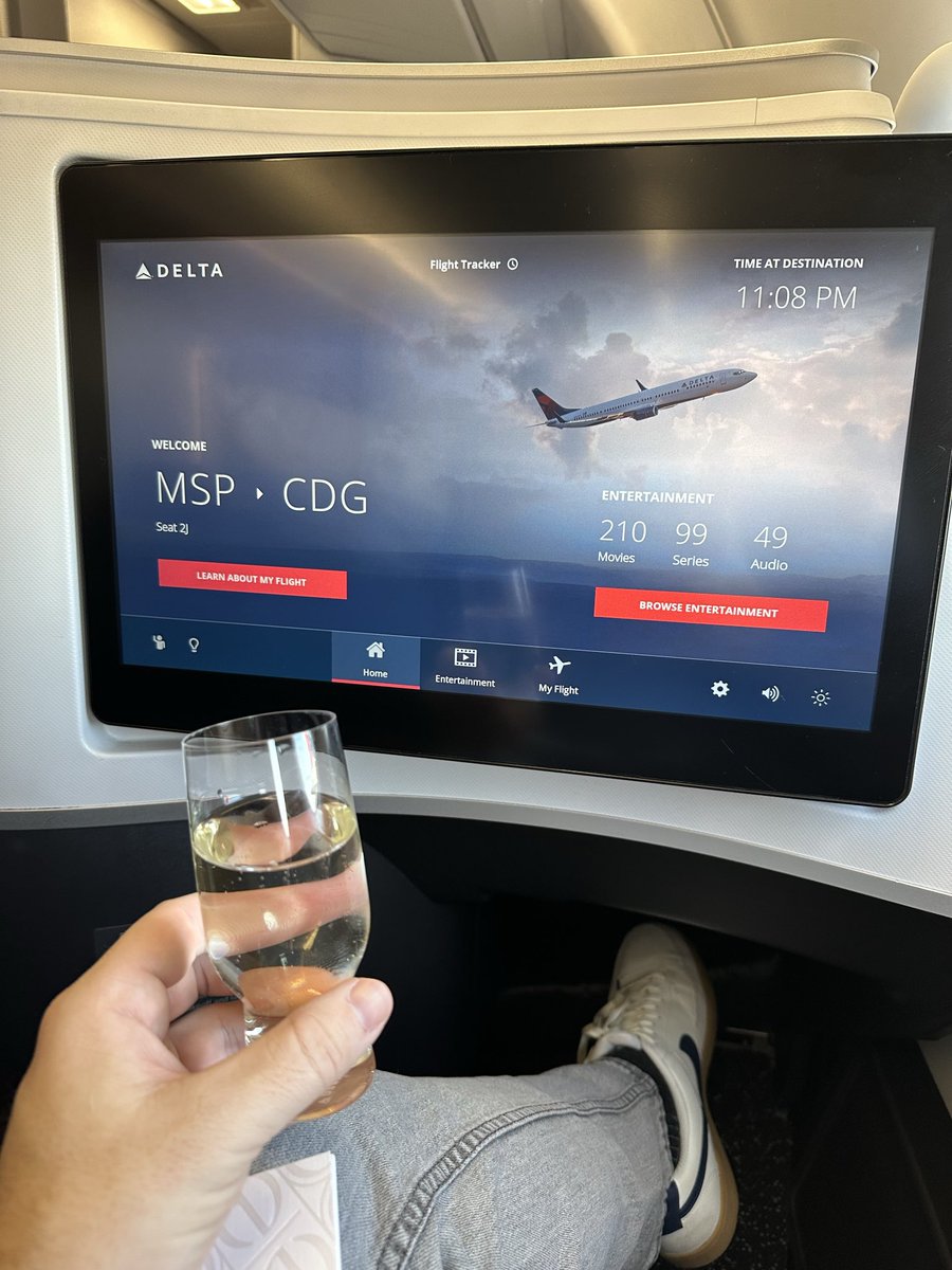 kobsjones's tweet photo. 97k Delta One courtesy of @thriftytraveler https://t.co/kD0vGsxQEA