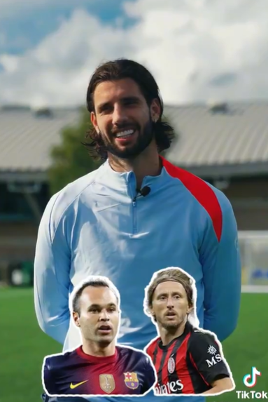 🗣️ Dominik Szoboszlai: 

"-Fede Valverde or Cunha? Valverde
- Valverde or Vitinha? Valverde
- Valverde or Odegaard? Valverde
- Valverde or De Jong? Valverde
- Valverde or Modric? Modric
- Modric or Gattuso? Modric
- Modric or Pirlo? Modric
- Modric or Iniesta? Modric
- Modric or