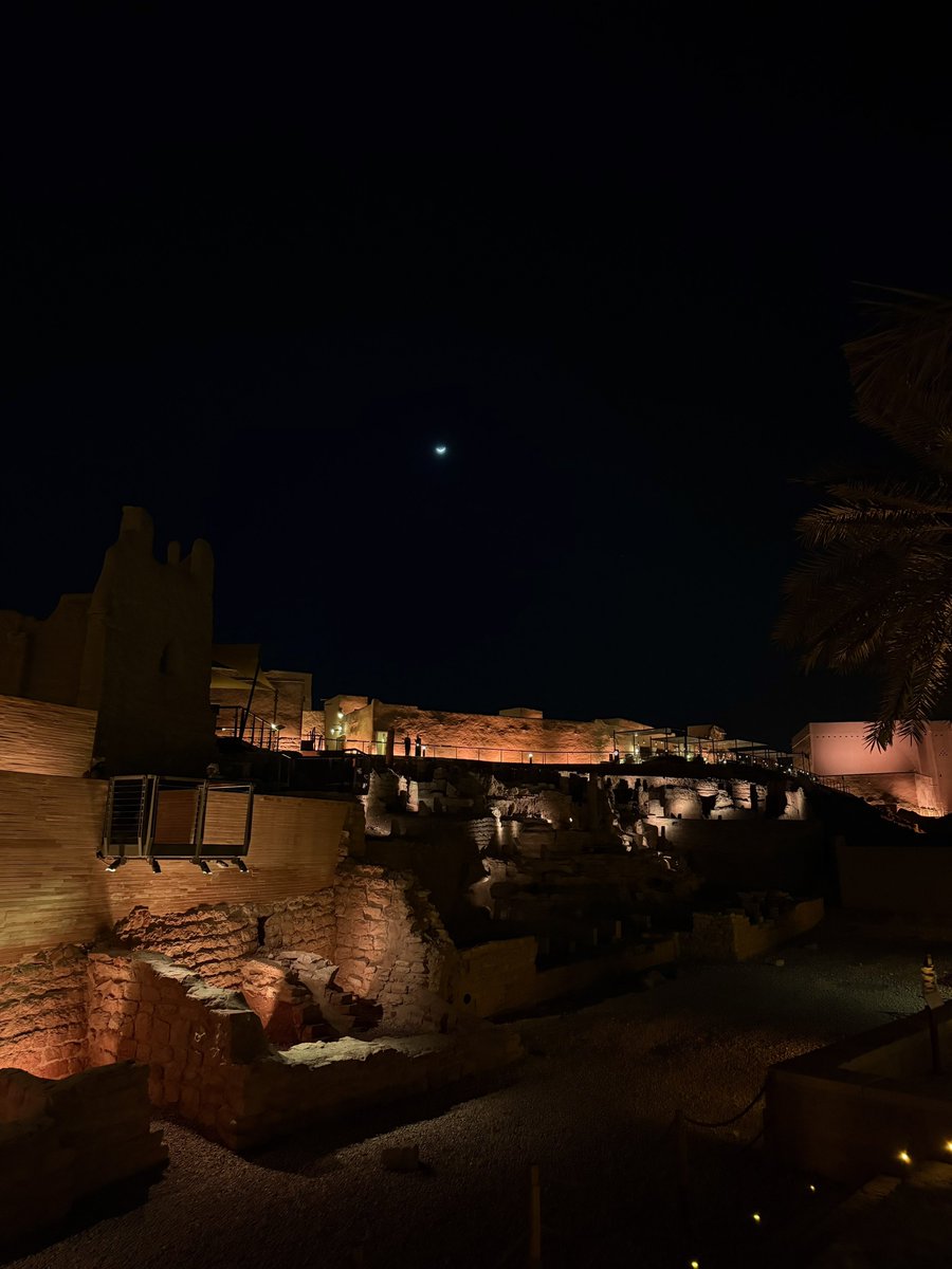 أديب tweet media