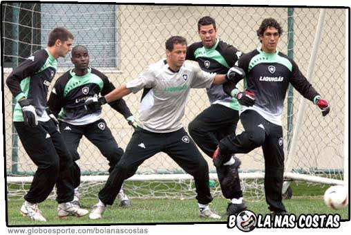 Claytin07's tweet photo. Eu vi Lopes, Castillo, Max, Carlão, mas o Neto é disparado o pior goleiro da história do Botafogo disparado! https://t.co/CnwwwWOb3O