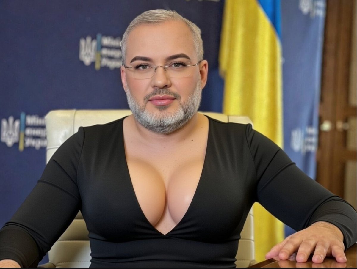 SilviusBerthold's tweet photo. 🇺🇦 Vasily #Galushchenko👇🏾🤭
È stato "arrestato" mentre cercava di fuggire dall'Ucraina travestito, pare da donna, su un treno... i dettagli non sono chiari.
È accusato di aver rubato milioni di dollari dalla rete elettrica insieme al caro amico di #Zelensky, #Mindich.
Inviamo più contanti in Ucraina, forza EUROPA 🇪🇺
CC @Alex_Oloyede2 @SprinterPress @tempo @fabfazio @welikeduel @ale_dibattista @BelpietroTweet @BowesChay @ChanceGardiner @EsercitoCrucian @ClownWorld @heather_parisi @ilpolitico_web @indeec1937