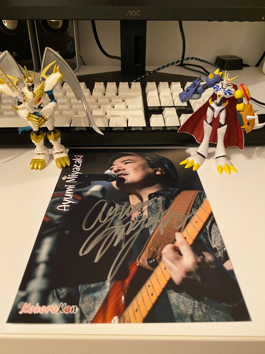 LittleVdeMagic's tweet photo. Miyazaki-san, from the bottom of my heart: I am so grateful to be able to visit your live performance today in my homecountry and meet you in person. The first time I ever heard your music was when I was 7.
I am sorry I wasn‘t able to thank you properly as I was very nervous.1/2 https://t.co/vtOBeDpPZk