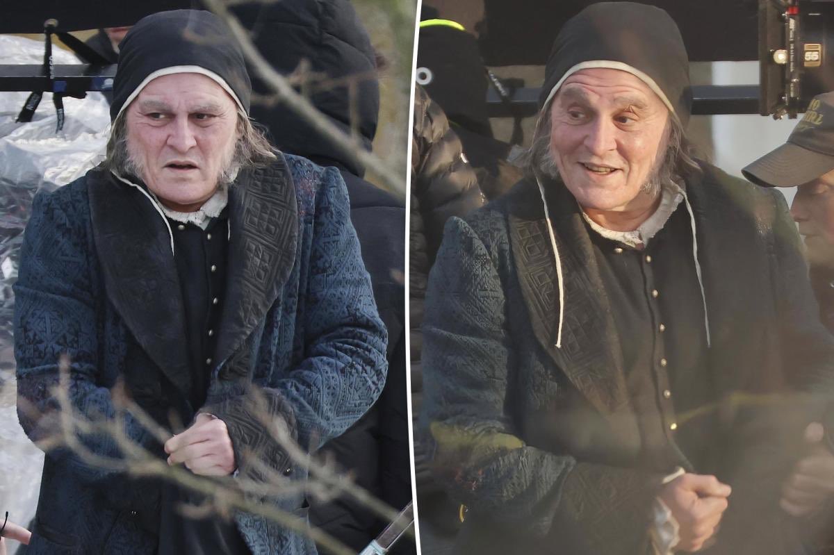 NotHedyLamar's tweet photo. Johnny Depp’s transformation into Ebenezer Scrooge is pure magic in the shadows ✨ The prosthetics are so thick, he can barely find his own nose under there—it’s like acting through a creative brick wall, but damn if it doesn’t work.
Those heavy layers hide the man we know, revealing instead a miser chained to the ghosts we all carry: regrets, lost chances, the quiet hauntings that linger in every soul. Yet in the fog of Victorian London streets, there’s beauty in those shadows— the kind that promises redemption if you dare face them.
First set photos dropped and the internet lost it. Unrecognizable, intense, and already iconic. Ti West’s darker take on Dickens with Depp leading? This holiday ghost story is going to hit different.
Dropping November 13, 2026. Who’s ready to confront their own Marley? 🎄👻🖤
#JohnnyDepp #EbenezerScrooge #AChristmasCarol #DeppAsScrooge #HollywoodComeback #ProstheticsMagic #GhostsOfChristmas #CinemaLegend #JohnnyDeppComeback
#TheArtOfHiding 
Photo credits to owners