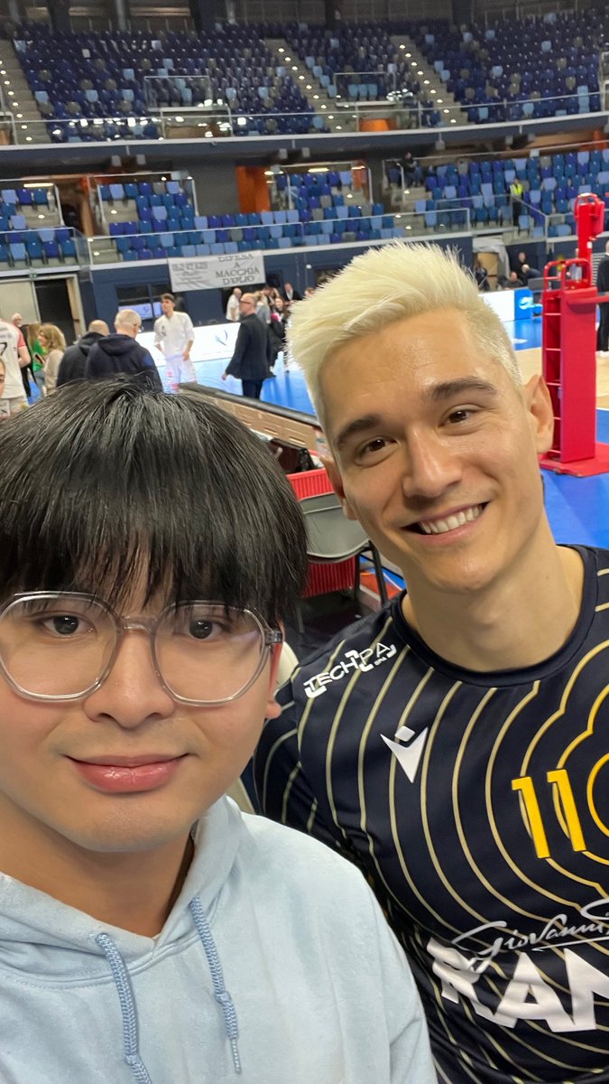 ANG POGI????