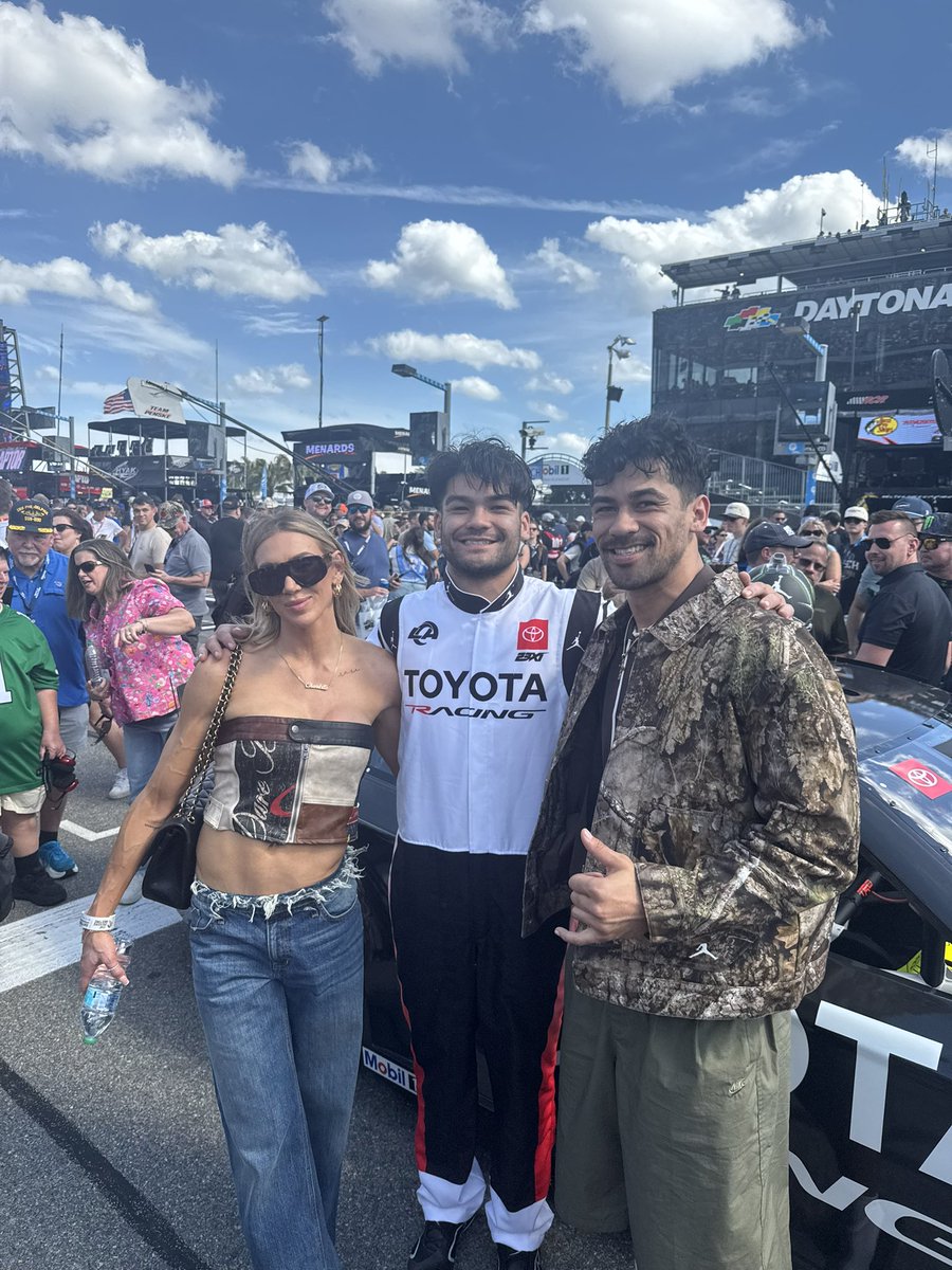 MsCharlotteWWE's tweet photo. #Daytona500  🫶🏻 https://t.co/B1J5uwL6ZN