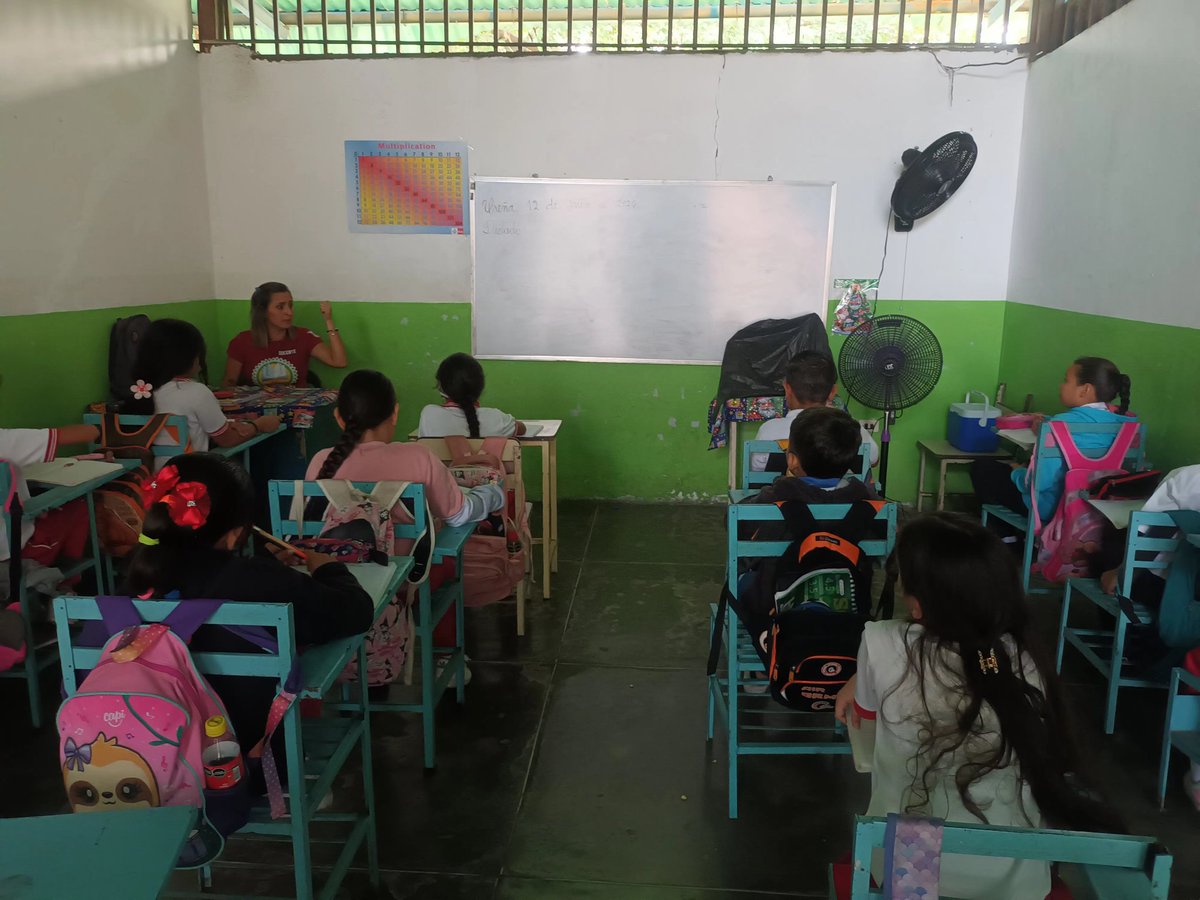 Escuela Comandante Hugo Rafael Chávez Frias tweet media
