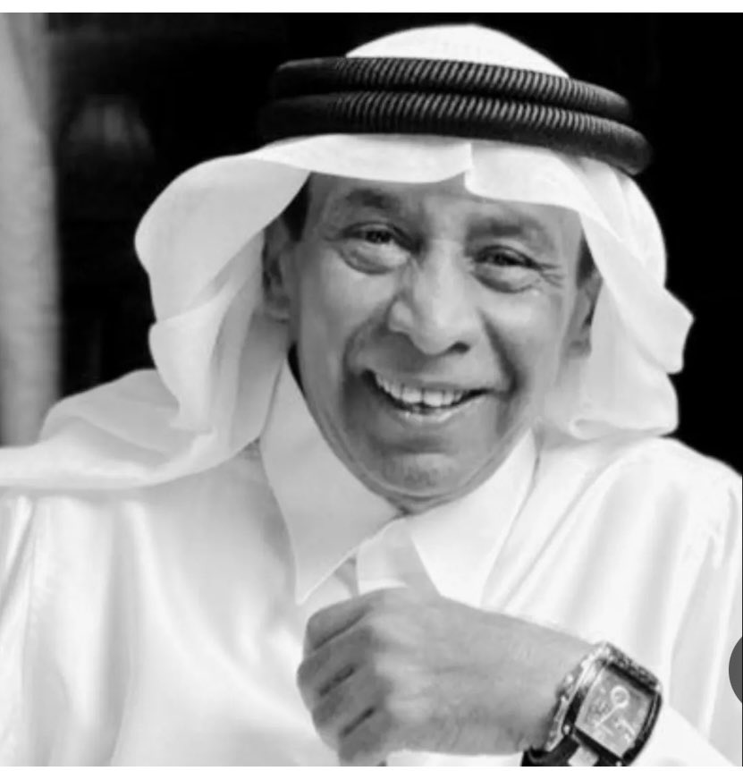 HamoodAbutalib's tweet photo. آخر مرة رأيته فيها كانت في منزل صديقنا وحبيبنا جميعاً أسامة يماني@osamayamani ،كان معه الاعلامي الصديق  محمد الخميسي@mohd_alkhamisi الذي يبحث عن الغائبين بسؤال حارق: "وينك"، وكان عبدالله كعادته توّاقاً لمزيد من بهجة الحياة، يحدثنا عن سفرته القادمة ومكامن الدهشة التي يتوق لاكتشافها. لم يكن يشكو من شيء أبداً، كان أكثرنا لياقةً للتعامل مع ما تبقى له من العمر، ولكن قبل قليل عرفت أنه رحل.. 
وداعاً يا صديقي، ورفقاً بنا أيها الموت..
@HQuba
