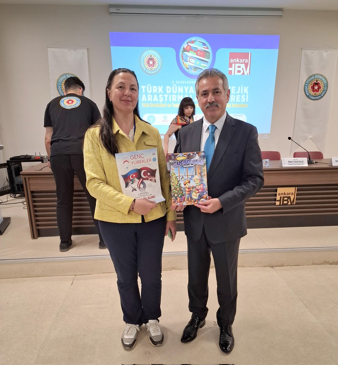 muhterem_sahin's tweet image. Moldova'dan, Guguşcuk Çocuk Dergisi Genel Yayın Yönetmeni, Gagavuz Türk'ü Güllü Karanfil ile dergi kardeşliği... 🌷
#Moldova #Gagavuz #Gagavuzya #Guguşcuk #GüllüKaranfil @genc_dergisi