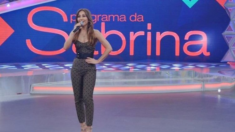 Brwala28098's tweet photo. Muitos juram de pé junto que o Celso Portiolli trocaria o SBT pela Record, mas esquecem que a Record já enterrou vários programas de auditório nos últimos 10 anos kkkkk.
Sendo eles: #ProgramaDoGugu #Legendários #ProgramaDaSabrina #DomingoShow
https://t.co/8I8bBkhNrM https://t.co/j1k5rgh3ci