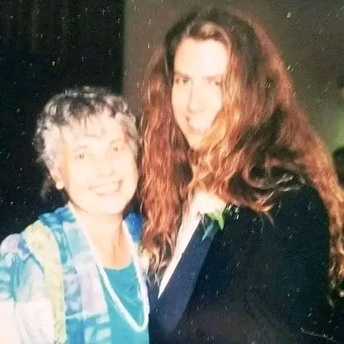 anderssonmarten's tweet photo. Yet Another year have passed 💔 Today would have been my mom's birthday. Miss you! Happy heavenly birthday. #mom #ForeverMissed #MuchLove #SaknarDig #ÄlskarDig https://t.co/VL46f35A6o