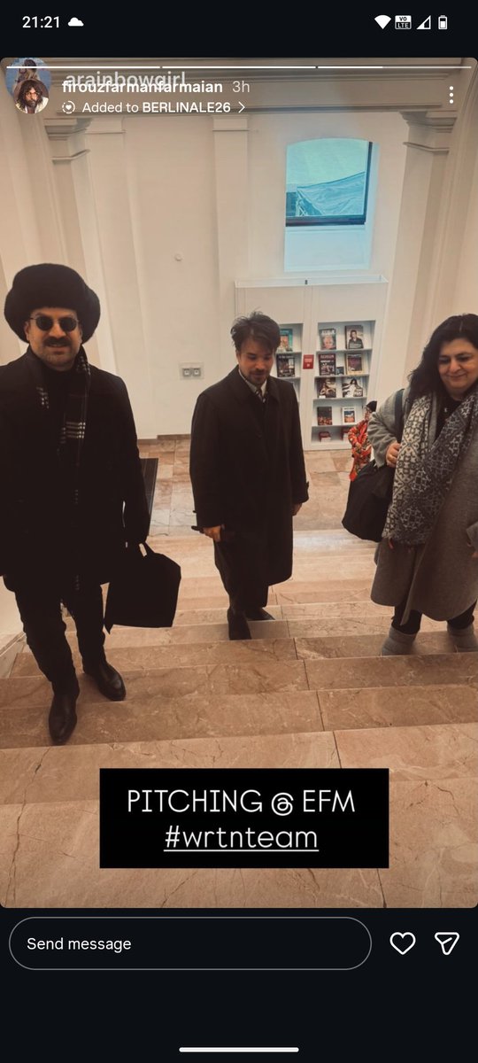 <a href="/NeuroVirtu/">Sebastjan Jeretič</a> Totalna katastrofa, Smodej pa pravkar v Berlinu predstavlja nek film Path perzijskega umetnika Farmaina v produkciji agencije We R the nomads, katere kurator naj bi bil Smodej. Pa če to ni višek.