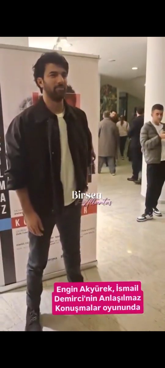 Me estaba perdiendo esta fiesta. 🥳
Siempre es placentero volver a verlo. Y una vez más confirmamos lo buen compañero que es.
Aparece tan poco en público, que cuando lo hace, acapara todas las miradas y es el centro de atención.
Regresa pronto a la pantalla, Engin

#EnginAkyürek