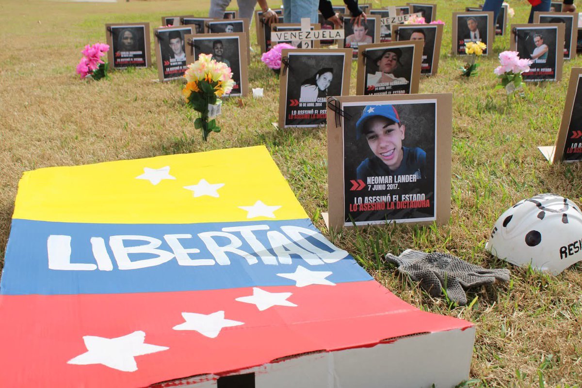 Gracias <a href="/Dana_Vzla/">DANA.VZLA</a> valoro todo lo que haces pero la manera como honraste a nuestros caídos no tiene precio ! 🙏🇻🇪🙏🇻🇪

No llevaban armas. 
Llevaban sueños.

Salieron con escudos de cartón, pancartas y el corazón lleno de esperanza, creyendo en una Venezuela libre.

Frente a ellos
