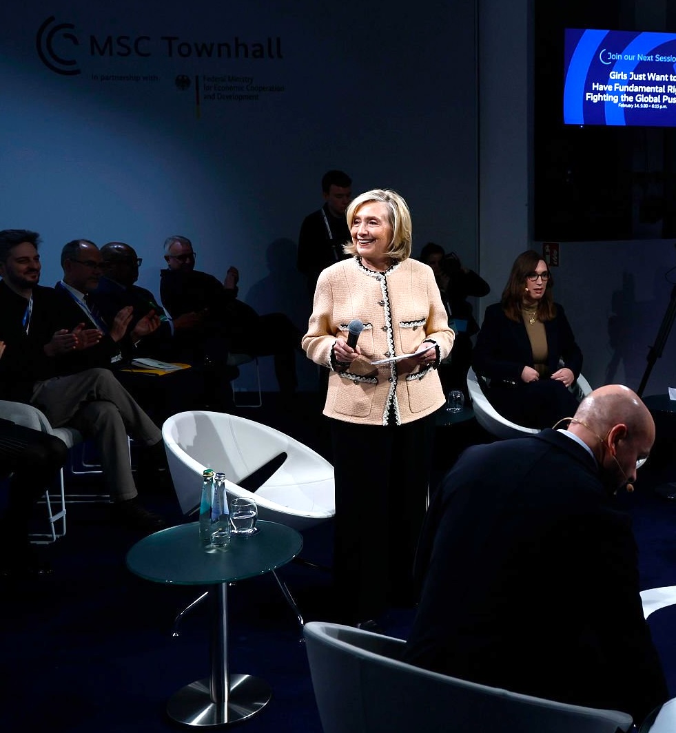 Hillary In Pictures tweet media