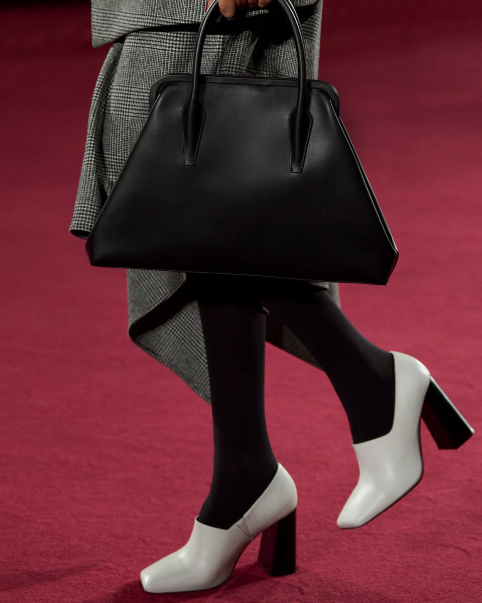 MichaelKors's tweet image. Performance pieces. A closer look at our 45th anniversary Fall/Winter 2026 runway show, held at The Met Opera. 

#MichaelKorsCollection #NYFW