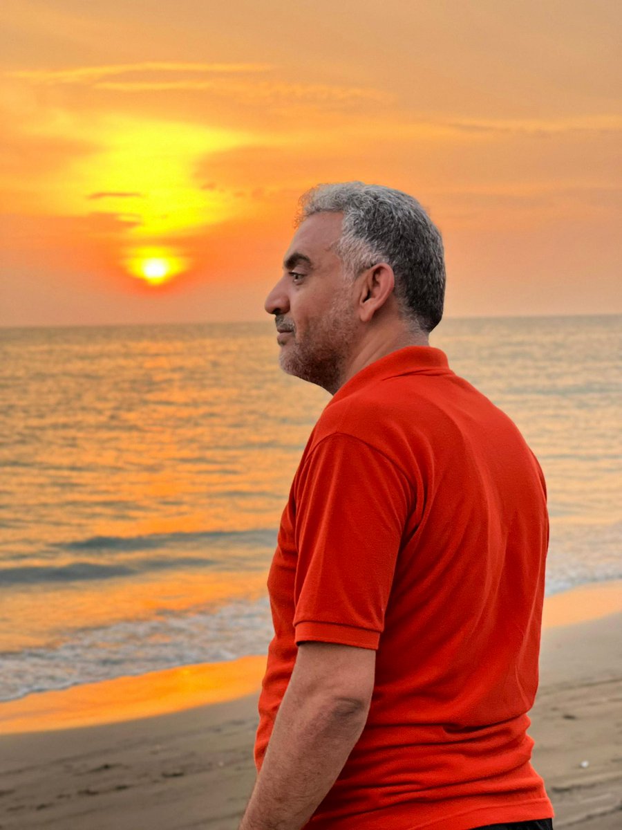 لا تزال الاستجابة لطلبي أقل من التوقعات، إذ لم يتابع حساب موقعي سوى القليل وكنت أطمح أكثر من هذا العدد🤔

سأرى هذه المرة كيف الاستجابة
وانا مع المغيب 

دمتم يا سادة ودي