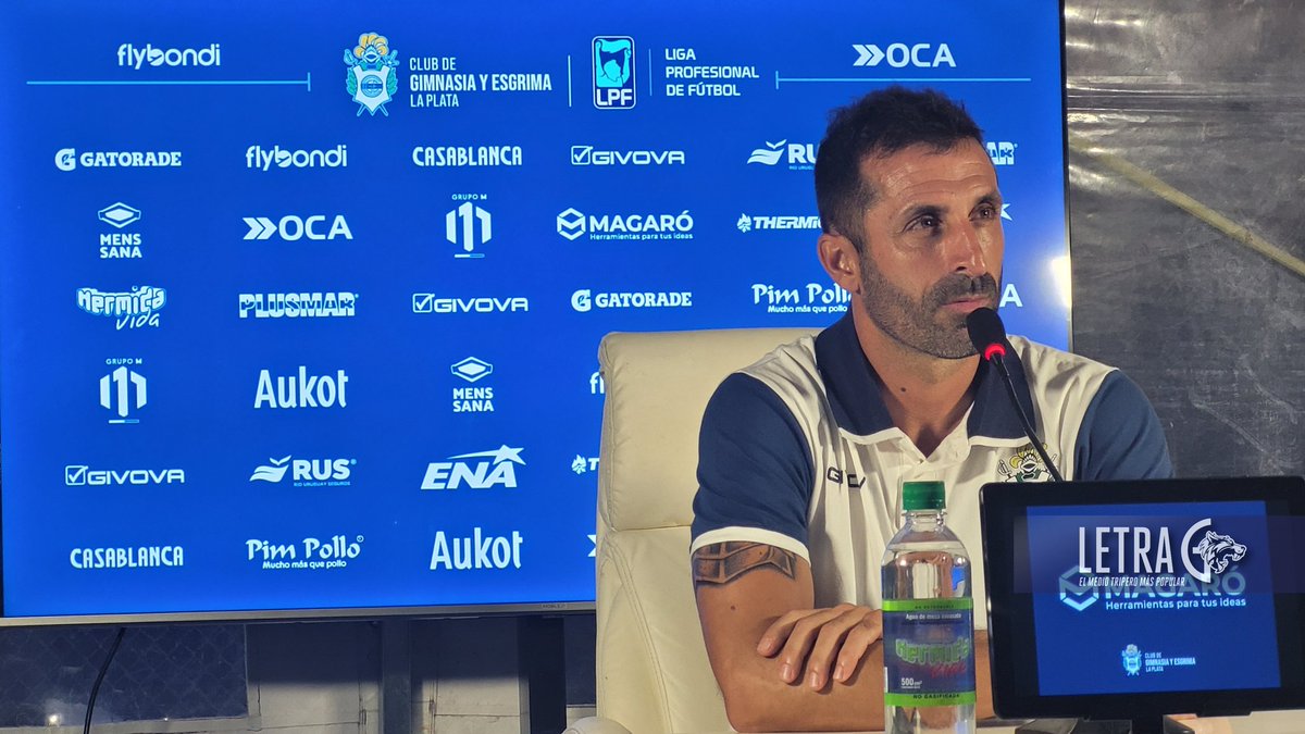 LetraG's tweet photo. 🗣 Zaniratto en conferencia: "Intentamos salir de contra. El partido se dio igual que el de la vez pasada. Terminó parejo como sabíamos que iba a pasar".

#GELP #CGE 🔵⚪️ https://t.co/rXmWtBh3j1