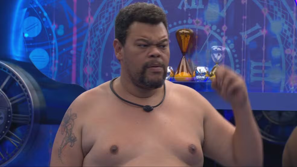 🚨VISH! Babu se incomoda após Jonas falar palavrão “quem esse playboy pensa que é? Nunca pisou na favela". Anteriormente, Babu também já havia se incomodado ao ver Cowboy dançando música que foi tema do filme As Branquelas e com Jonas cantando uma música do grupo Racionais MC’s