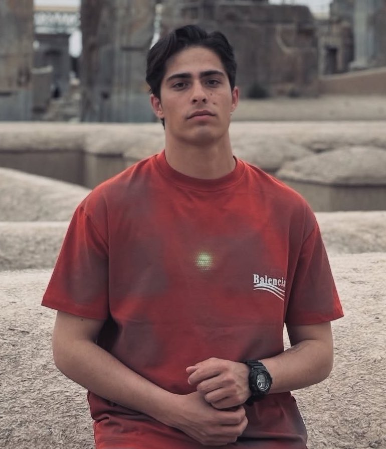 Zizi🇮🇷 tweet media