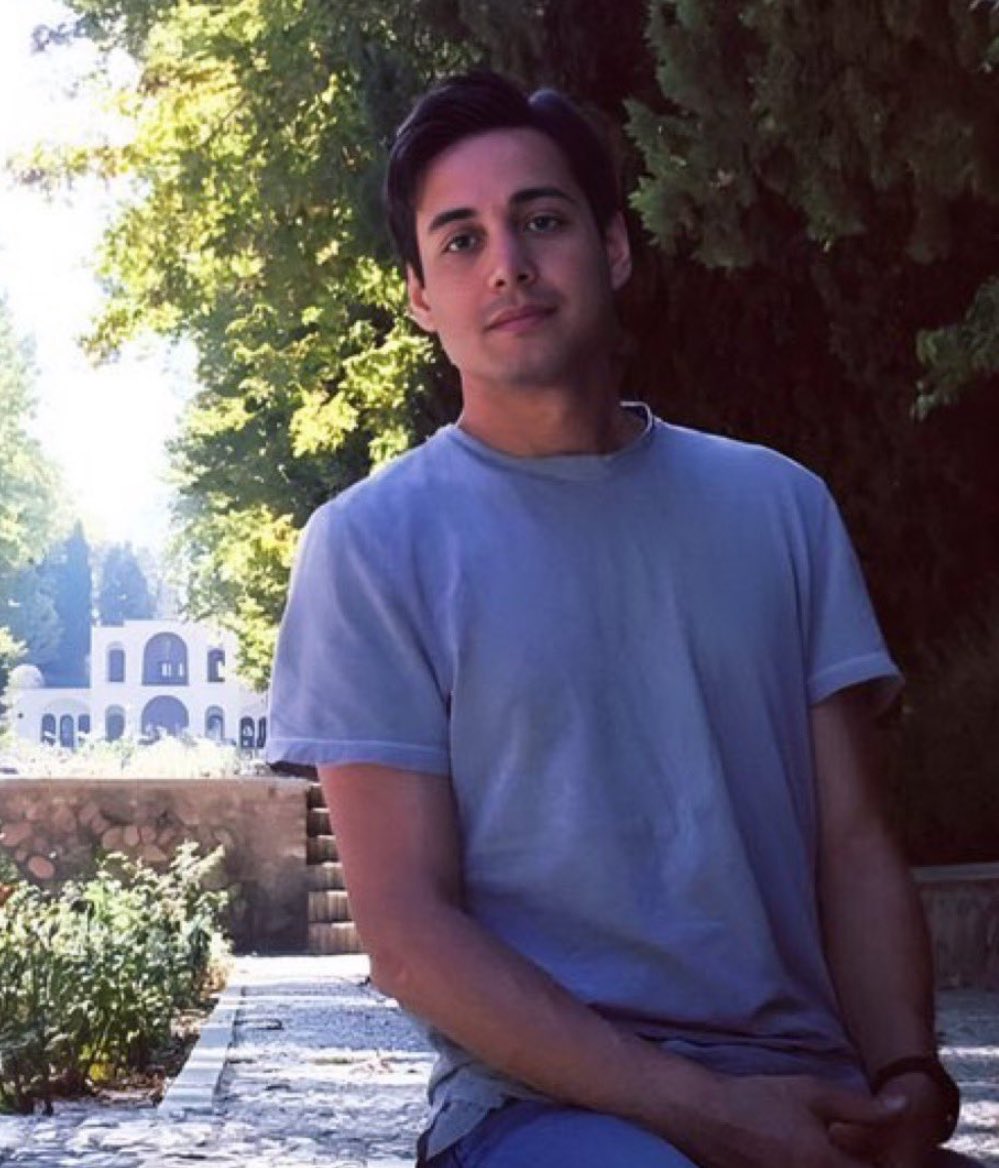 Zizi🇮🇷 tweet media