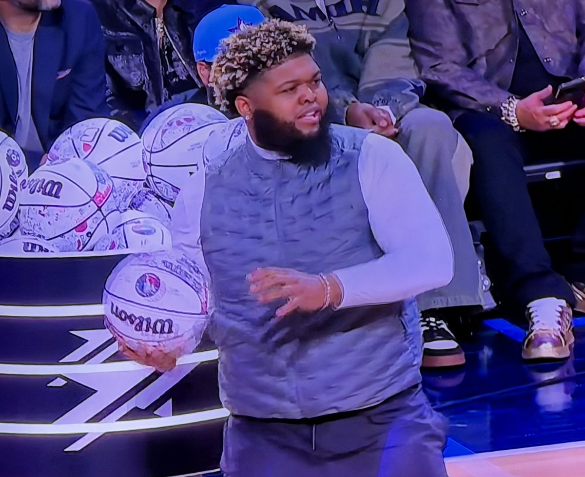 T R ₂ E Y tweet media