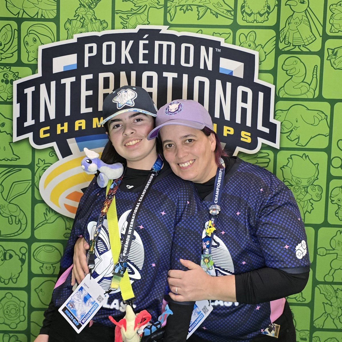 Dernier souvenir de ce super week-end évènement mère fils 🥰

Retrouvez la plupart de nos photos sur <a href="/Pokegraph/">Pokégraph</a> si vous souhaitez découvrir l' #EUIC Pokémon.

Merci à tous les Professeurs Pokémon pour leur travail, ainsi qu'à <a href="/fanfinity_pkm/">Pokémon tournaments by Fanfinity</a> et <a href="/playpokemon/">Play! Pokémon @ EUIC</a> pour l'organisation❤️