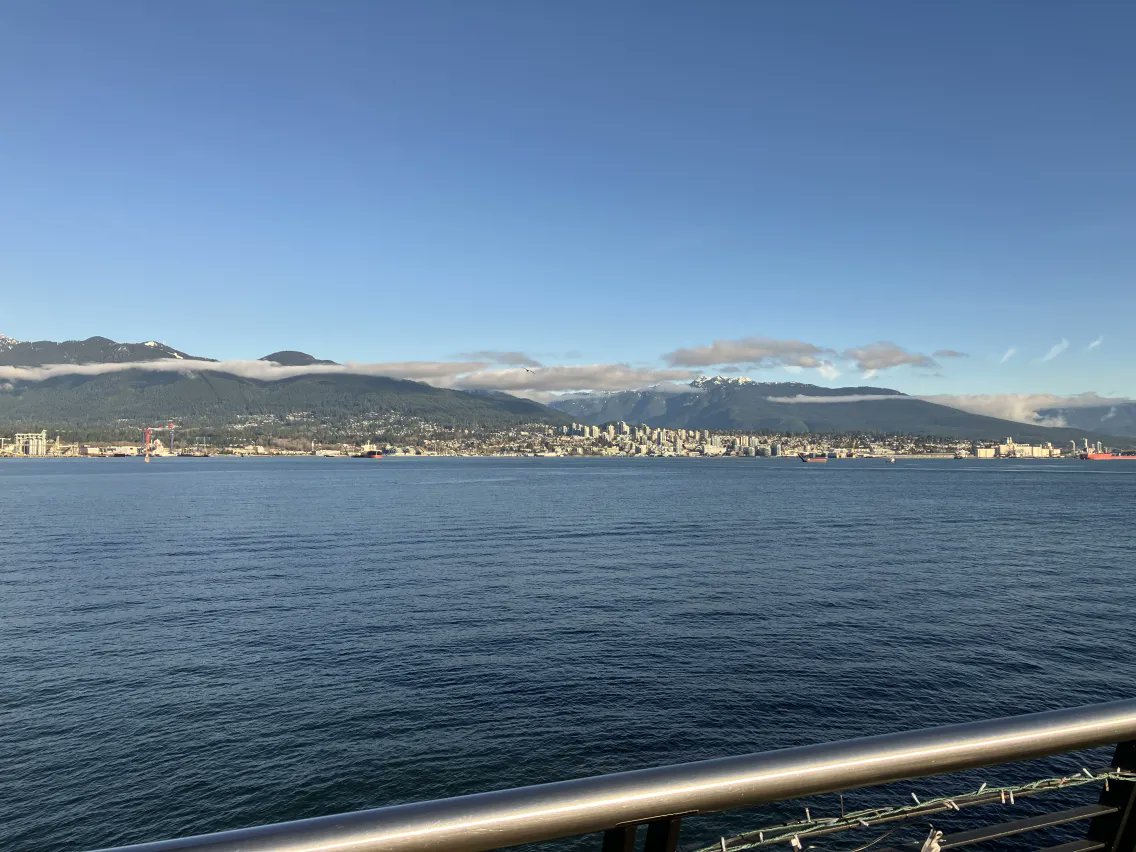 CyberKN's tweet photo. It's been a pretty exciting start to the year; moved back to Vancouver to start a new job at EA. 

I finally have reliable access to Honey Nut Cheerios again! https://t.co/y5RsFmdywx