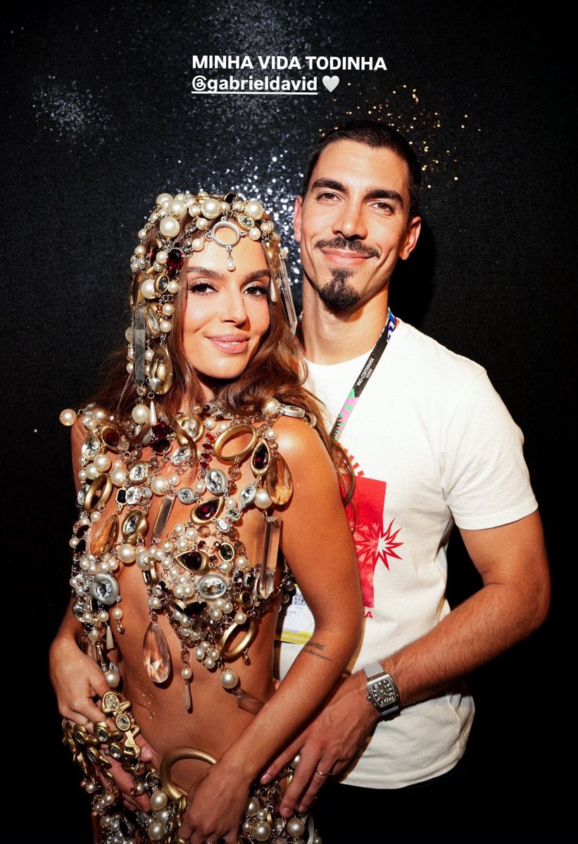 alltrwell's tweet image. queria estar assim em algum camarote por aí com o meu marido bicheiro 😔😔😔😔😔😔😔😔😔😔😔😔😔