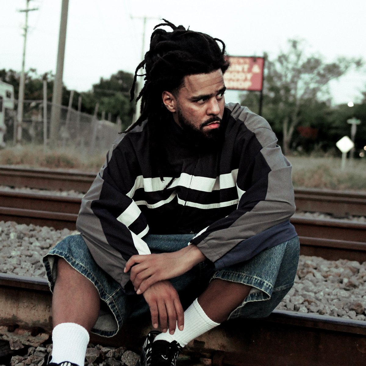 Rap's tweet photo. The only 6 rappers with 7 consecutive #1 studio albums:

▪️Drake
▪️Future
▪️Eminem
▪️Ye
▪️Jay-Z
▪️J. Cole https://t.co/h3KglptxBx