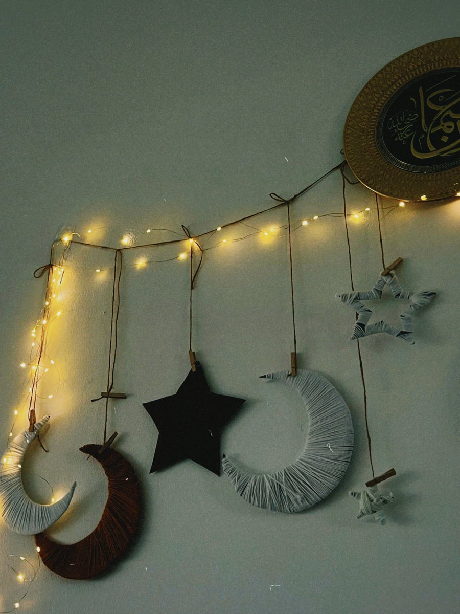 bizim çocukların el emeği göz nuru ramazan süsleri :,)